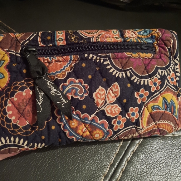 Vera Bradley billfold clutch great condition beautiful pattern - Picture 3 of 4